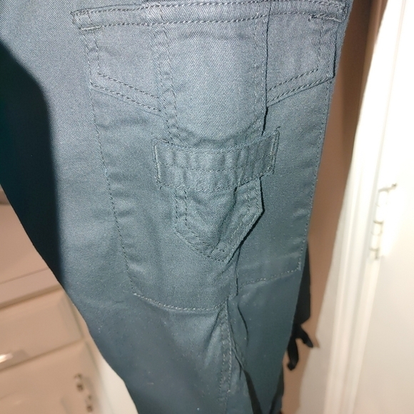 NWOT Susie Rose Black Capris W Gold Enhancements Size 11 - Picture 7 of 9